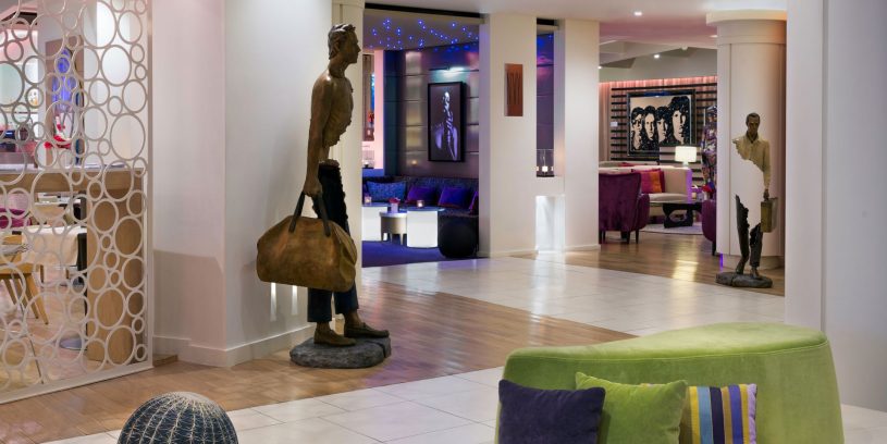 Nos hôtels à genève: réservez en ligne groupe manotel Hotel Créatif Banquette