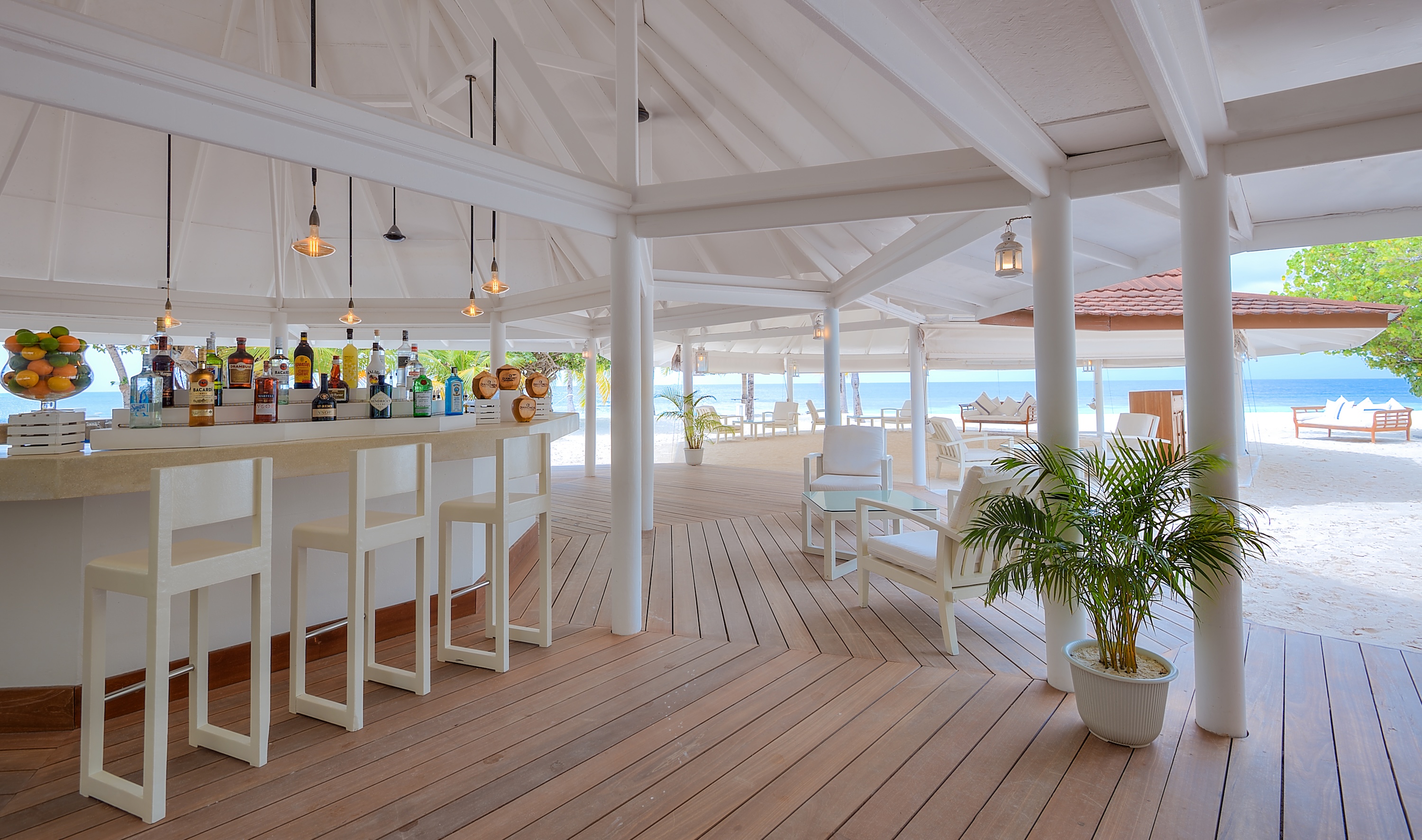Boli beach bar at Diamonds Athuruga Maldives