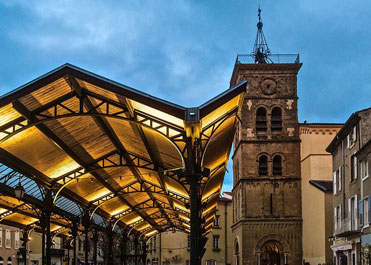 Visit the Saint-Apollinaire cathedral of Valence : history and curiosities