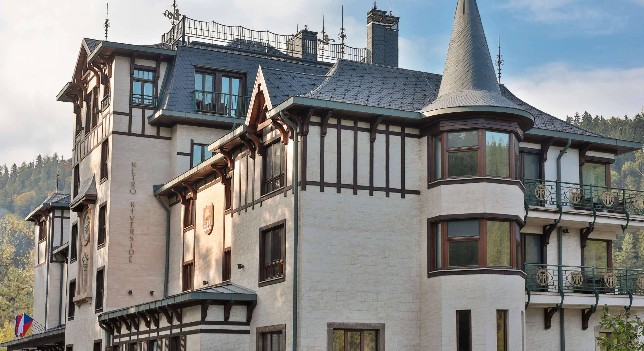 HotelRetro Riverside Luxury Wellness Resort na břehu nádrže Březová5 hvězdiček Karlovy Vary HotelRetro Riverside Luxury Wellness Resort na břehu nádrže Březová5 hvězdiček Karlovy Vary