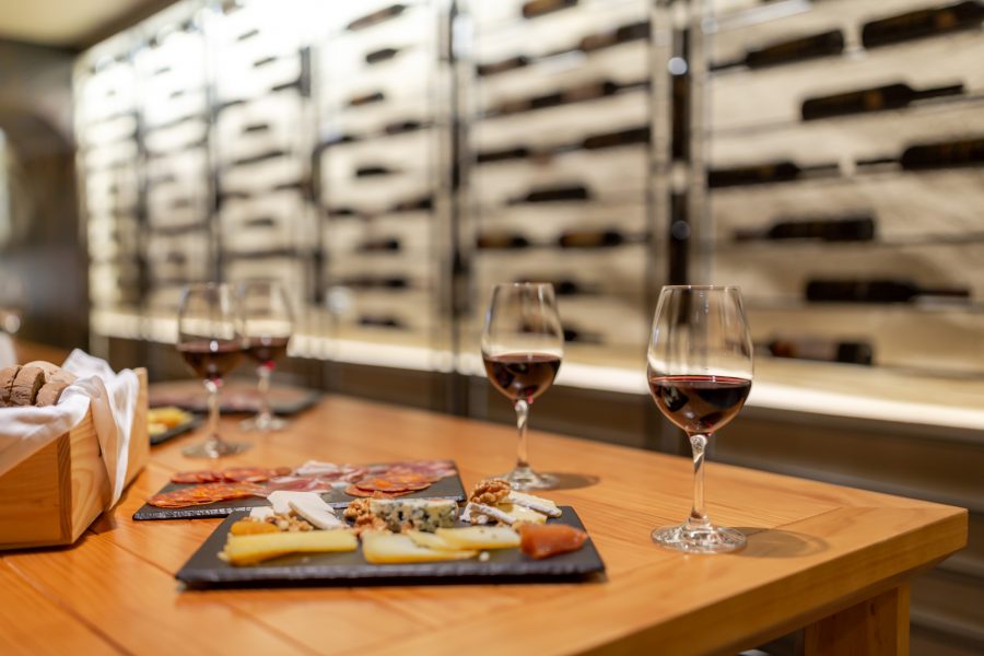 Premium Winehouse Bar & Shop