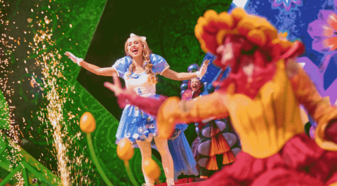 alice-et-la-reine-de-coeur-retour-au-pays-des-merveilles