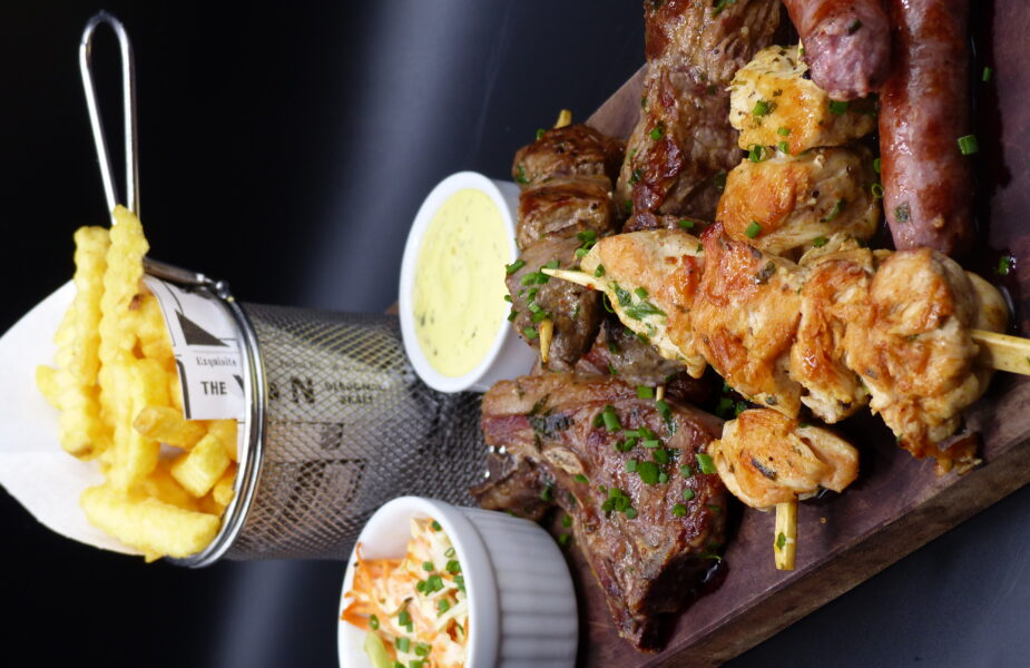 restaurante-tradicional-a-la-carta-the-captains-library