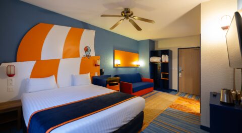 explorers-hotel