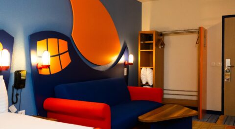 explorers-hotel