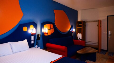 explorers-hotel