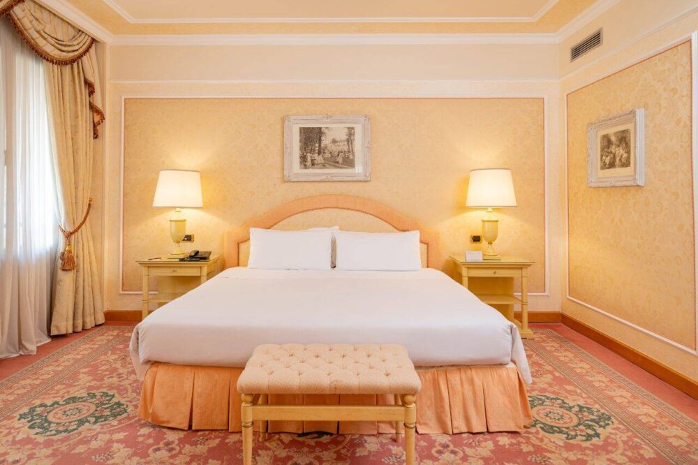 Rooms & Suites Bologna Hotel Royal Hotel Carlton in the center of