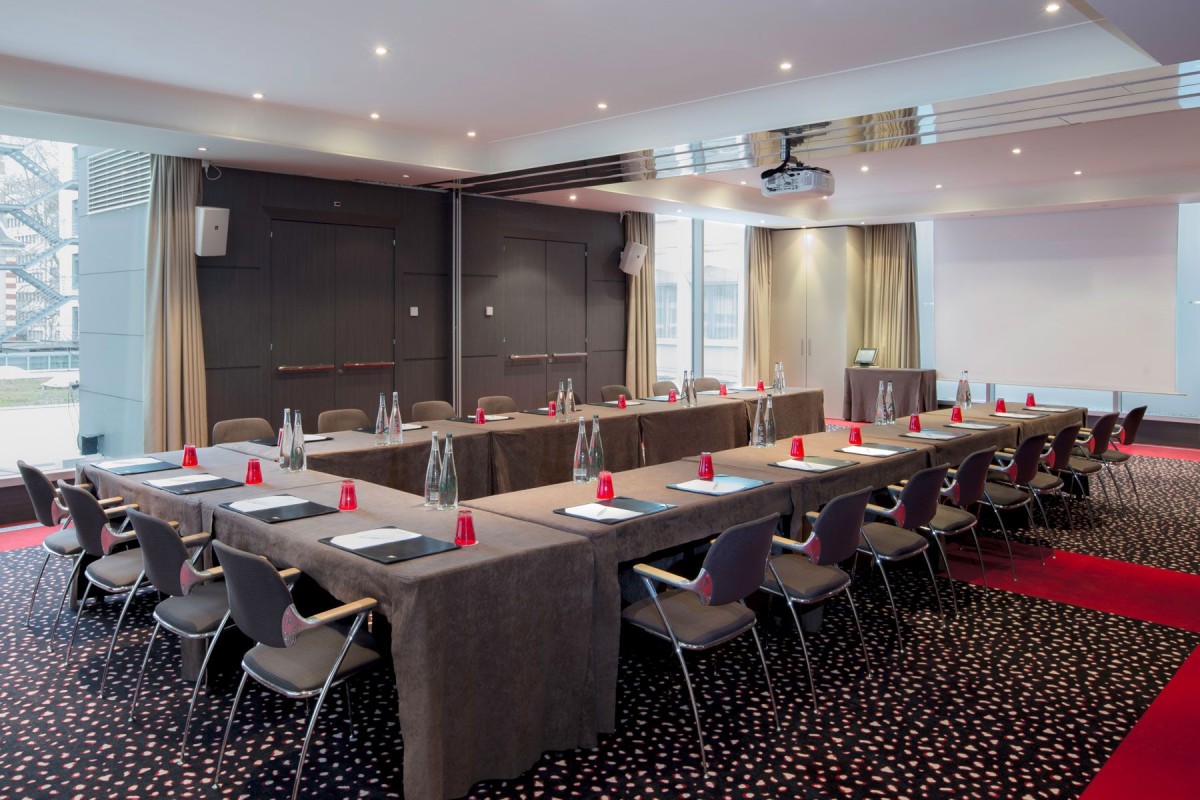 Seminars Banquets In Geneva Hotel Nvy Manotel - 