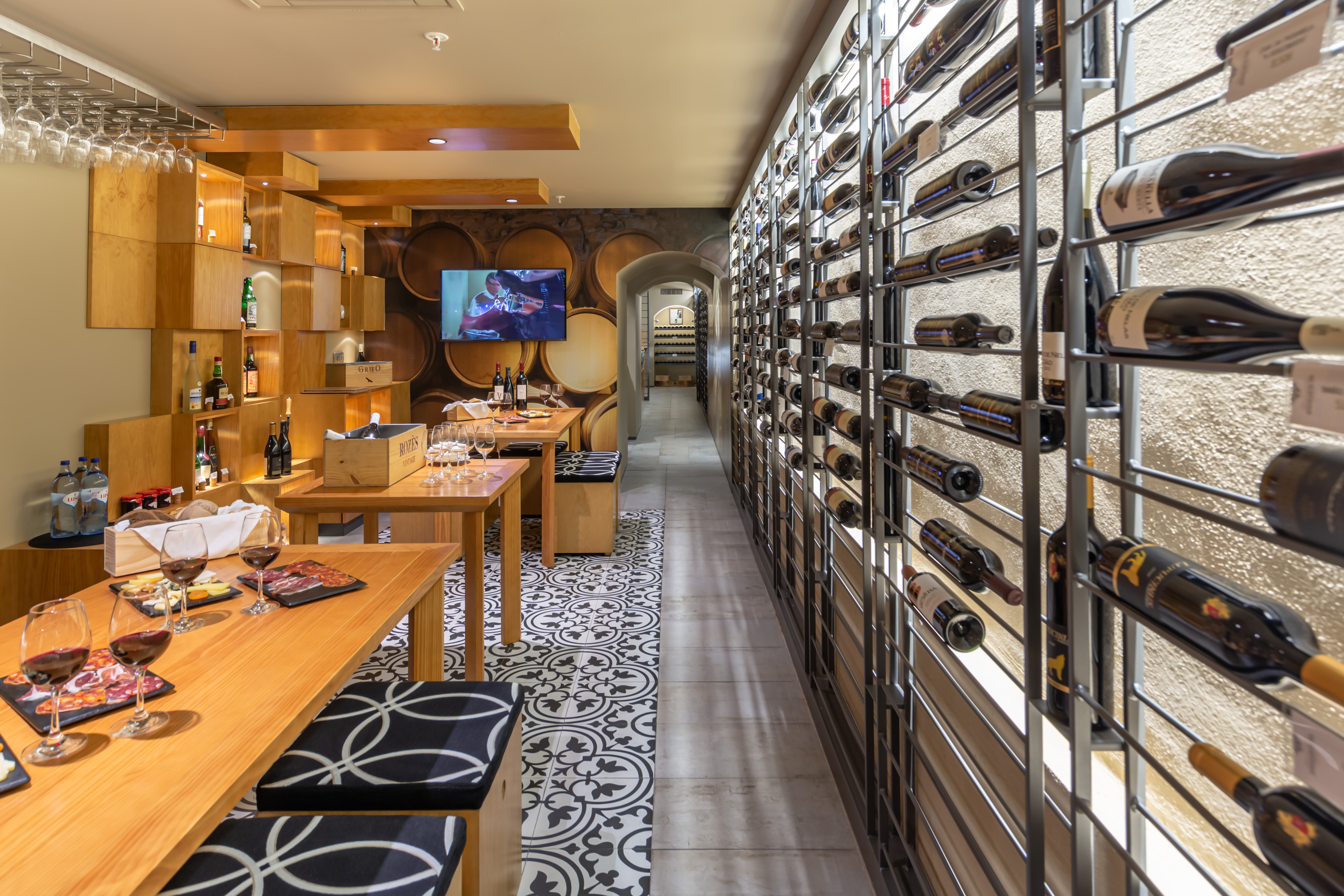 Bars Premium Wine House Lisbon Hotel Hotel Mundial in Lisbon center